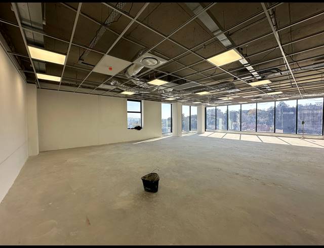 285M² OFFICE TO LET IN GLENADRIENNE